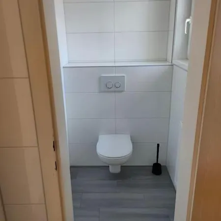 Laendlich Und In Seenaehe