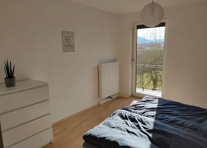 Laendlich Und In Seenaehe