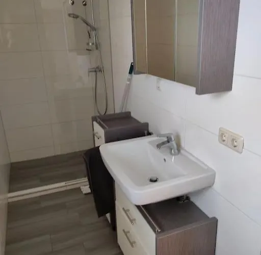 Laendlich Und In Seenaehe